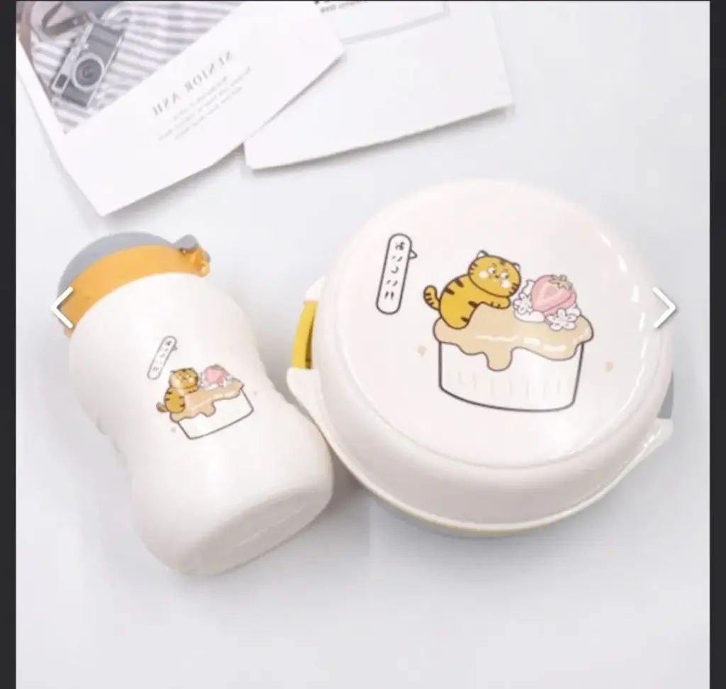 Kids lunch box with bottle set